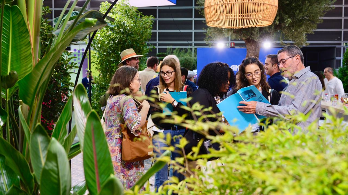 La feria líder del sector verde en España culmina con gran afluencia de público profesional tanto nacional como internacional Iberflora cierra su 54ª edición con visitantes de calidad y un sector al alza.png